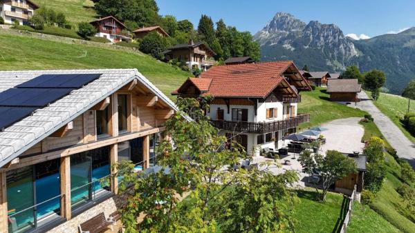 A la foto es mostra l'objecte Chalet Titlis situat a la ciutat de Bernex.