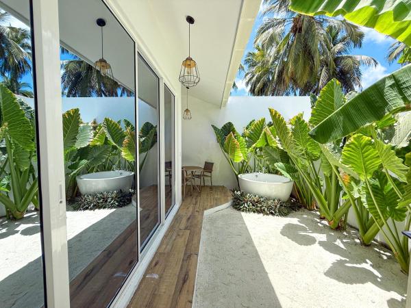 写真にはソドゥー市にあるTropicana Villas Maldivesが写っています。