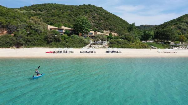 På bildet vises objektet Develikia Private Villas, Aethēris, Ierissos som ligger i byen Gomátion.