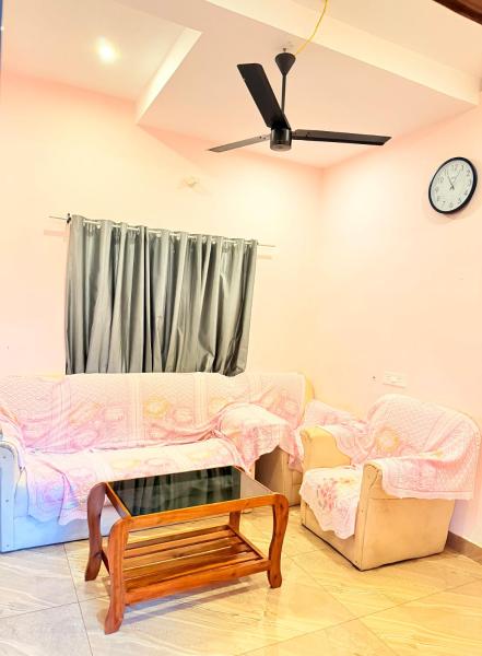 På billedet ses objektet Epic inn villa 3 bhk with kitchen Varkala cliff beliggende i byen Varkala.