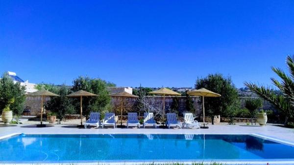 En la foto se muestra el objeto Villa Dar Albatros Great for groups surf, yoga, friends and family ubicado en la ciudad de Sidi Kouaki.