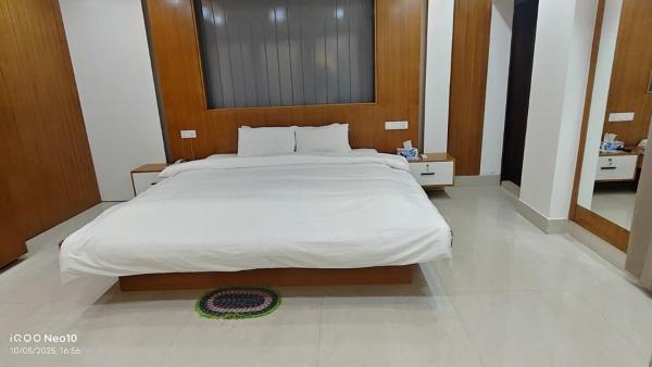 Στη φωτογραφία φαίνεται το αντικείμενο The Castle Inn που βρίσκεται στην πόλη Ābdullāpur.