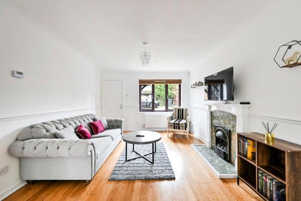 A la foto es mostra l'objecte Quiet & Modern Contemporary Home for Work & Family situat a la ciutat de Stagsden.