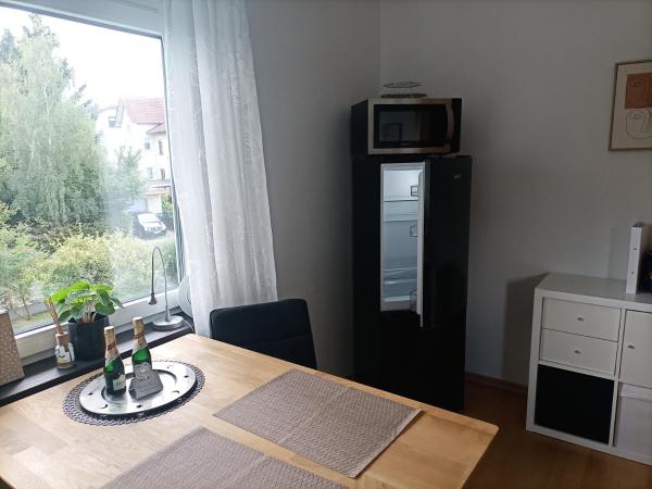 A la foto es mostra l'objecte Gemütlich schnuckelige Wohnung mit -Sommer- Pool situat a la ciutat de Nidderau.