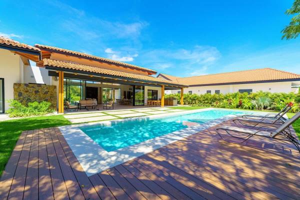 写真にはプラヤ・アベヤナ市にあるCasa Nimbu - Hacienda Pinillaが写っています。