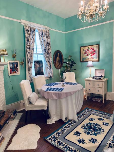 3br Parisian Penthouse Sleeps 5 W Balcony On Streetcar!! - La Nouvelle-Orléans, LA