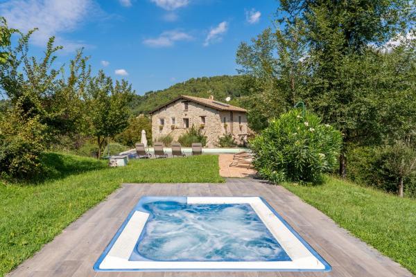På bilden syns objektet CASALE SANTA CATERINA Jacuzzi and Pool som ligger i staden Canalicchio.