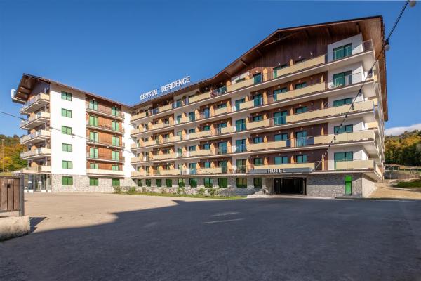 A la foto es mostra l'objecte Crystal Residence situat a la ciutat de Bakuriani.