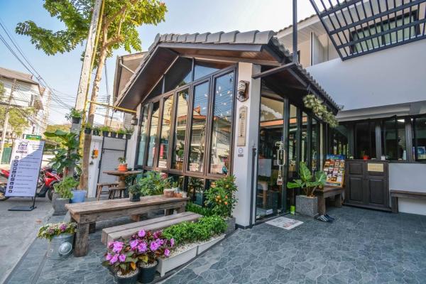 Baan Lung Poshtel, Čiang Mai