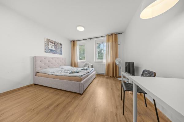 Na zdjęciu widoczny jest obiekt Air conditioned 1 room apartment with parking, new building, Ružinov położony w mieście Trnávka.