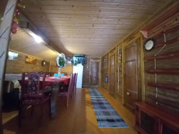 A la foto es mostra l'objecte Райський куточок situat a la ciutat de Kelechin.