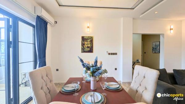 Chic & spacious studio with parking photo 8