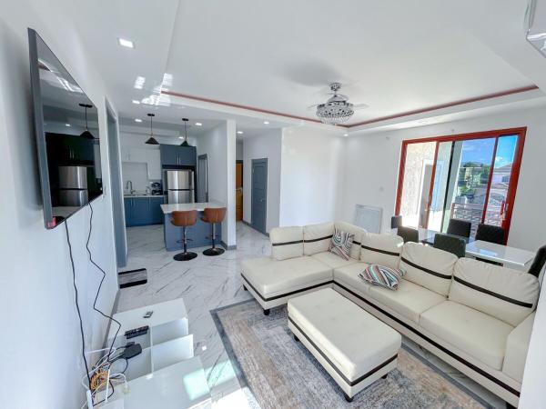 A la foto es mostra l'objecte Excellence at Lawrence Palms Apartment situat a la ciutat de Kingston.