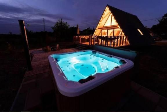 A la foto es mostra l'objecte Bogi apartmann situat a la ciutat de Kozármisleny.