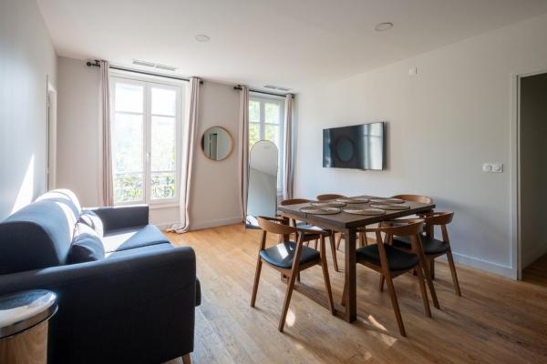 På bildet vises objektet Stylish 2 Bedroom Apartment in Paris som ligger i byen Paris.