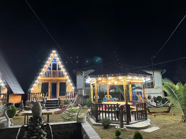 A la foto es mostra l'objecte Toma's Nest-თომას ბუდე situat a la ciutat de Khoni.