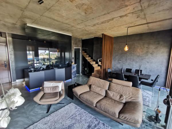 Na zdjęciu widoczny jest obiekt Duplex Sofisticado, Arte e Luxo! położony w mieście Talatona.