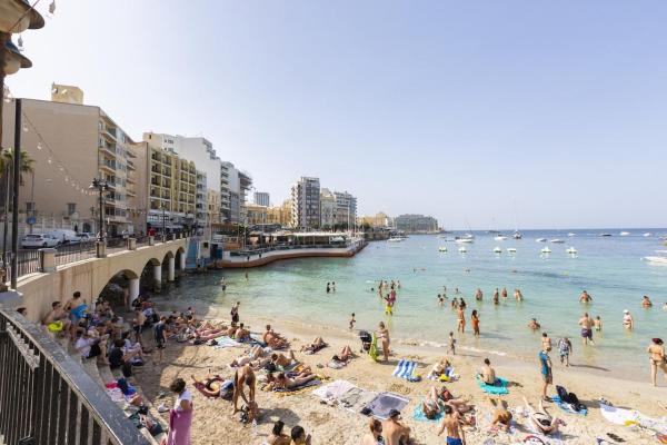 A la foto es mostra l'objecte Sliema 2-bedroom apartment, 2 min by the sea situat a la ciutat de Sliema.