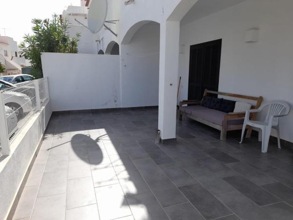 A la foto es mostra l'objecte Oura House situat a la ciutat de Vale de Pedras.