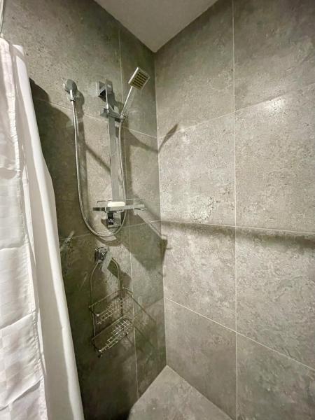 Zdjęcie 2: Private unit in Whitehaven Crescent