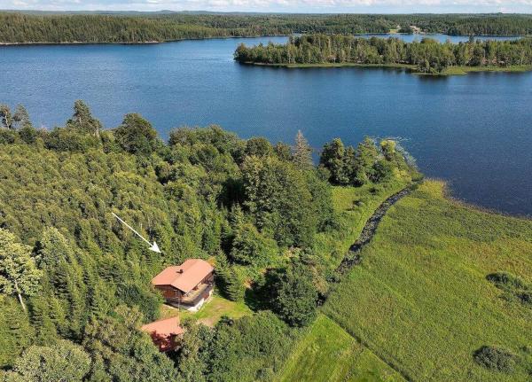 En la foto se muestra el objeto VAS109-Kalv-Roesarp-Sperlingsholm-203 ubicado en la ciudad de Mårdaklev.