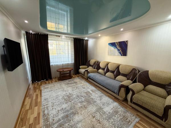 Lejlighed med 1 soveværelse — 80 m² - 2-х комнатная квартира в центре по ул. Козыбаева 107