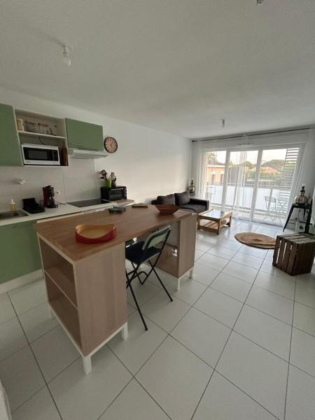 På billedet ses objektet Entire 2-room apartment, Bruges beliggende i byen Bruges.