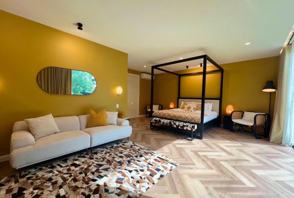 A la foto es mostra l'objecte Luxury 1-Bedroom Retreat on 10 Acres, near beaches situat a la ciutat de Edithvale.