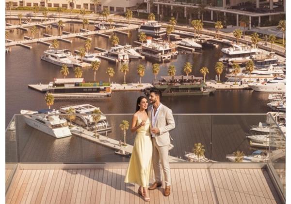 På billedet ses objektet KeyRock Living - Stylish 1BR with Pool Access beliggende i byen Dubai.