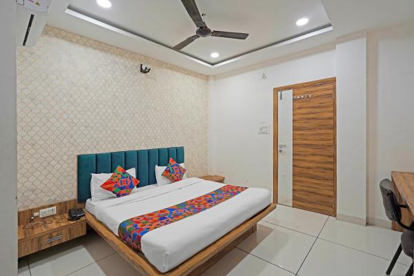 Auf dem Foto ist das Objekt FabHotel Shyam Palace in der Stadt Indore zu sehen.