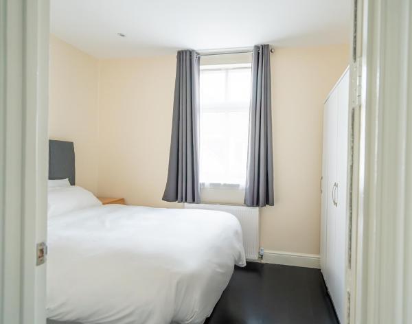 Spacious Flat Near To Barnet Hospital - Barnet