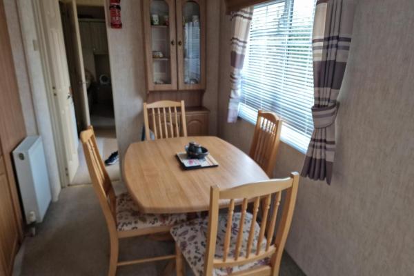 Billede 4: Caravan - Sleeps 4 - Pet friendly - Parking