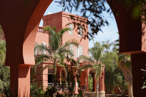 Na zdjęciu widoczny jest obiekt La Palmeraie De Moulay Yacoub położony w mieście Aïn Taoujdat.