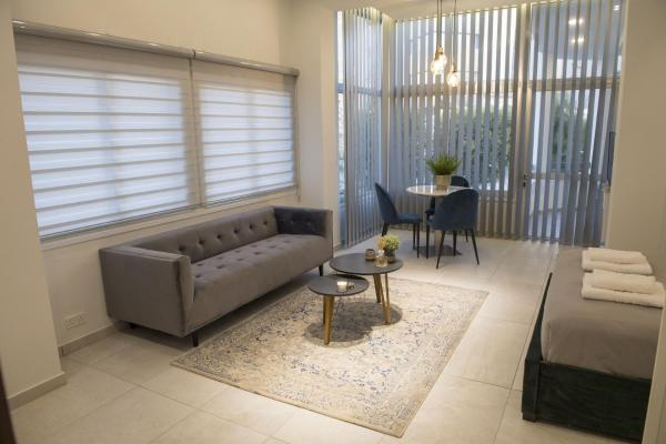 Stay Glam Skin Studio - Nicosia