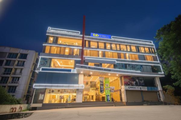 A la foto es mostra l'objecte Oriva Millennium Grand situat a la ciutat de Lingampalli.