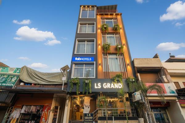 A la foto es mostra l'objecte FabHotel LS Grand - Nr Banaras Railway Station situat a la ciutat de Varanasi.