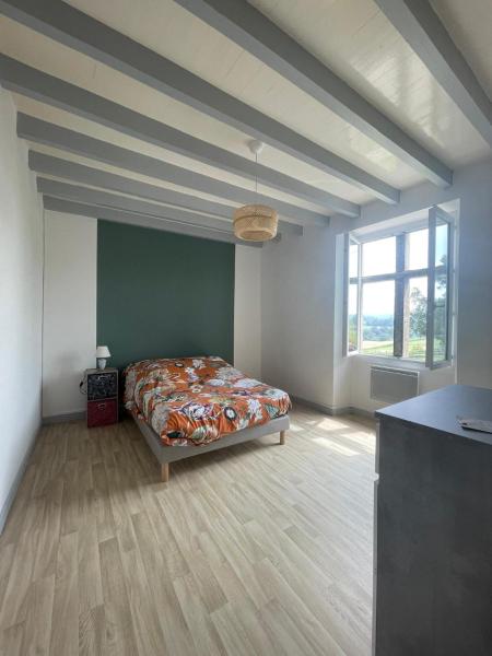 A la foto es mostra l'objecte gite de caractere dans maison de campagne situat a la ciutat de Ayherre.