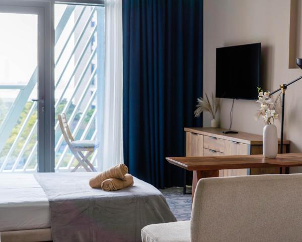 Foto 4: Chic Studio with Beach & Rooftop Pool Access