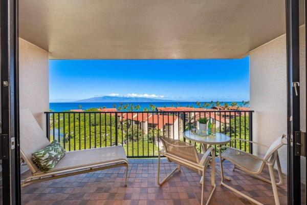 A la foto es mostra l'objecte Kaanapali Shores 940 · KS 940 Top Floor Studio w Ocean Views AC situat a la ciutat de Lahaina.