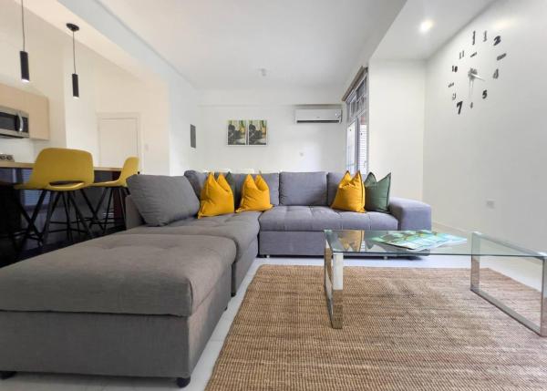 Στη φωτογραφία φαίνεται το αντικείμενο Eshae Living - Stylish 2BR Condo που βρίσκεται στην πόλη Hope Pastures.