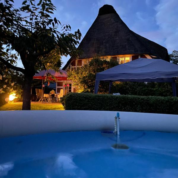 Altes Landhaus Oste, Pool, Strand & Meer, Gezeitenwandel, Haus Mit 3 Wohnungen & Kamin - Drochtersen