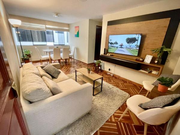 A la foto es mostra l'objecte Close to the beach, Big beds, Malecon Miraflores situat a la ciutat de Lima.