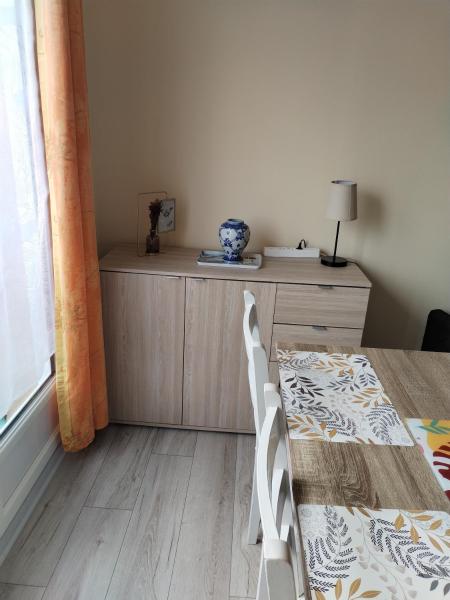 Na zdjęciu widoczny jest obiekt STUDIO à louer położony w mieście Pont-lʼÉvêque.
