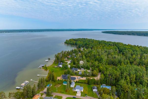 Boat Friendly Mullett Lake Home 3 Mi To Marina - Indian River, MI