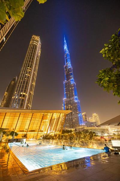 På billedet ses objektet Luxury Grande Suites by Hostiva - Full City View beliggende i byen Dubai.