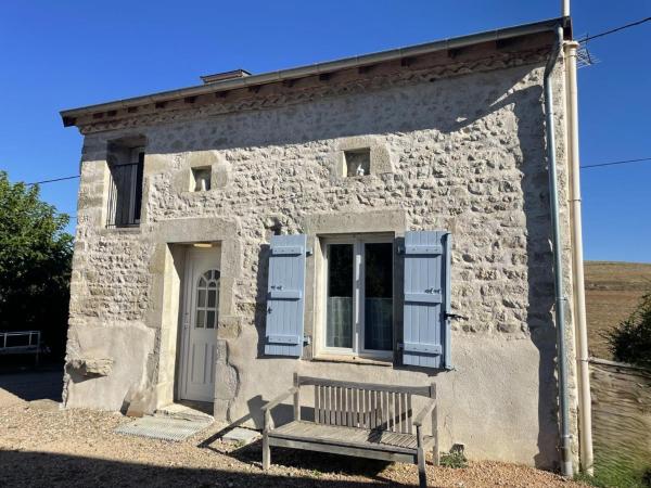 Nella foto è visibile l'oggetto Gîte charmant à Bellenaves, 2 pers, animaux admis - FR-1-489-595 situato nella città di Valignat.