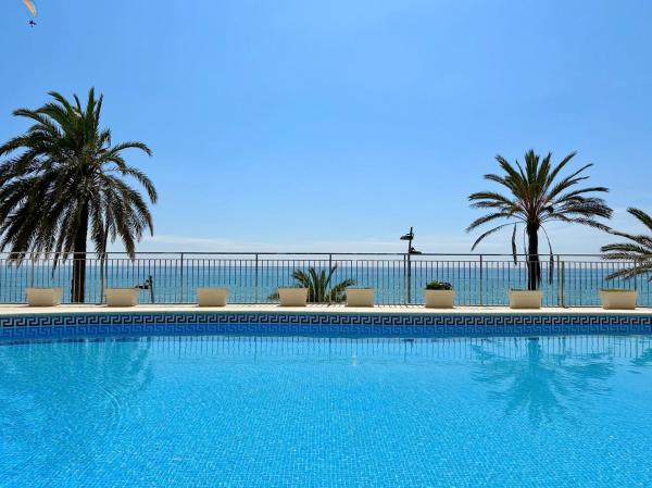 La Mar En Calma - Calafell Platja - Calafell
