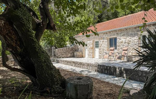 Luxurious Home In Herceg Novi
