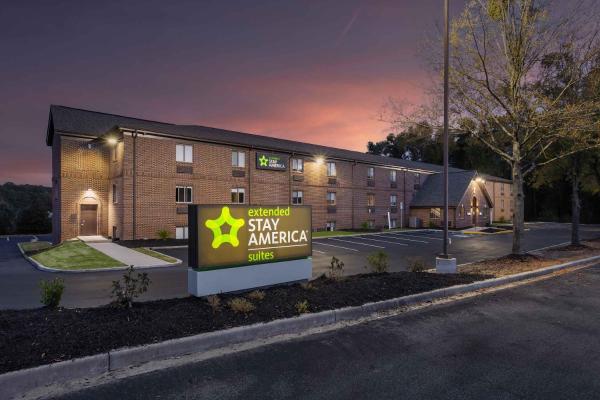 The photo shows the Extended Stay America Suites - Columbia - Greystone located in the city of Columbia.