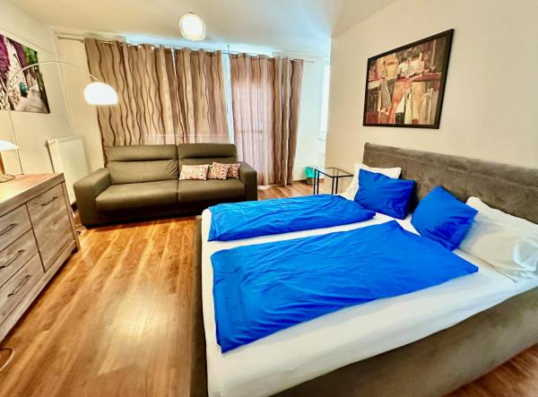 Zdjęcie 8: Unique main square apartment - AC - Balcony - Coffee Machine - Washer - Kitchen- Parking available Free public or Paid Private for 20 euro per stay Please read our emails
